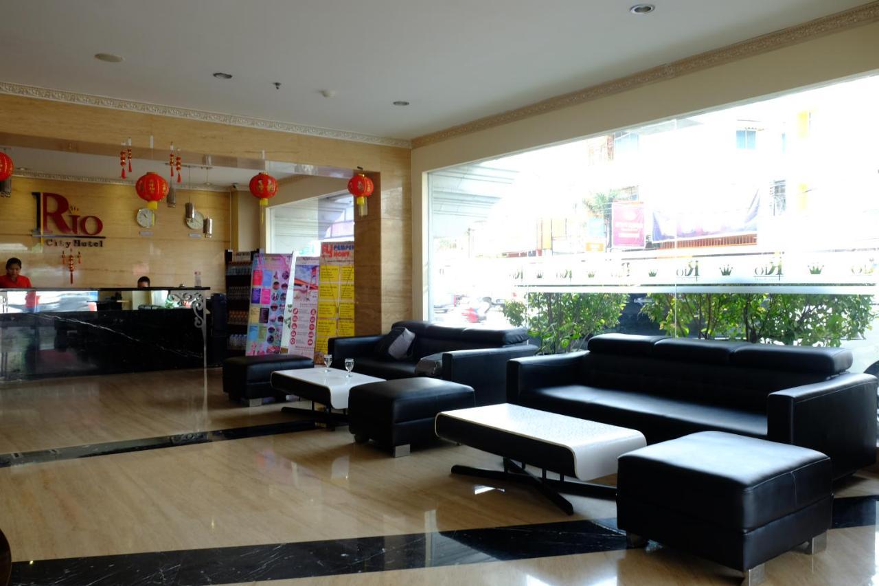 Rio City Hotel Palembang Esterno foto
