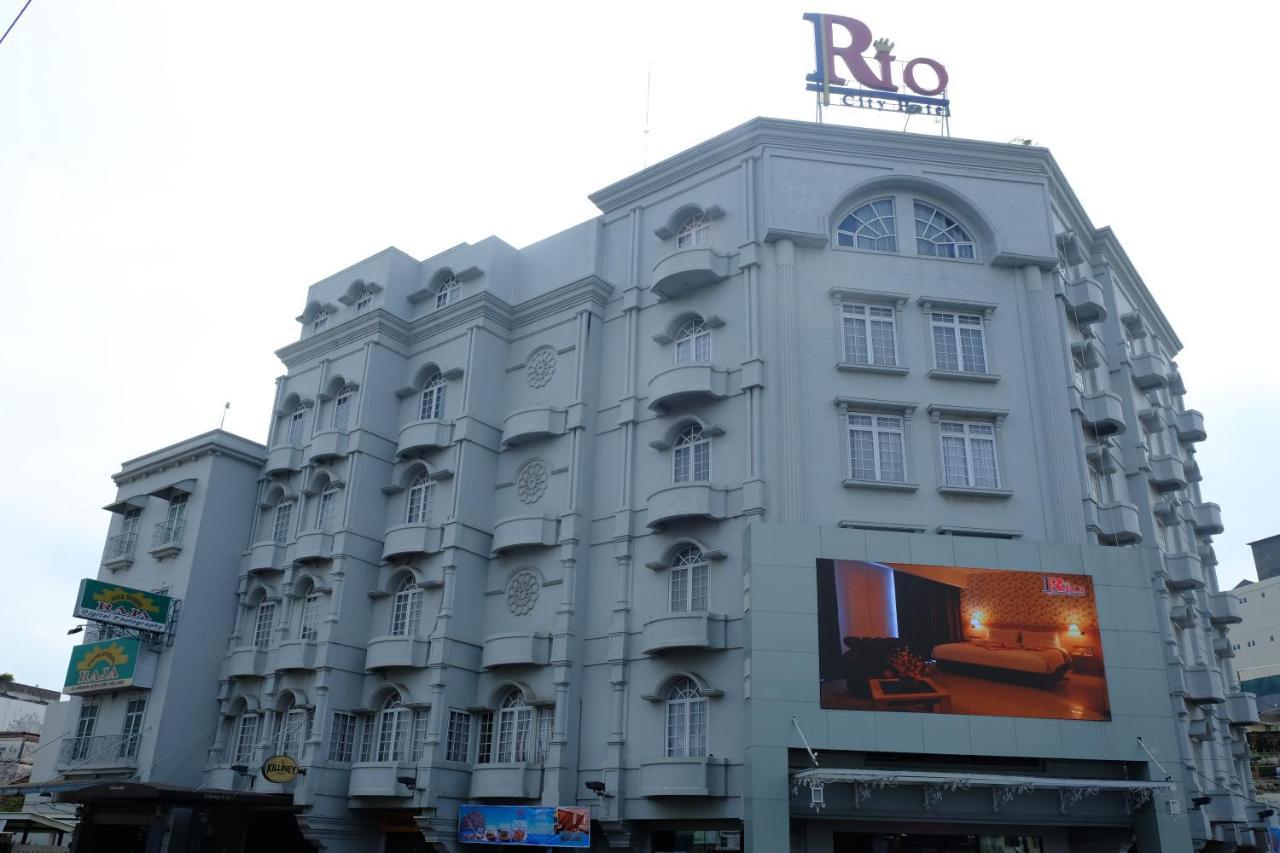 Rio City Hotel Palembang Esterno foto