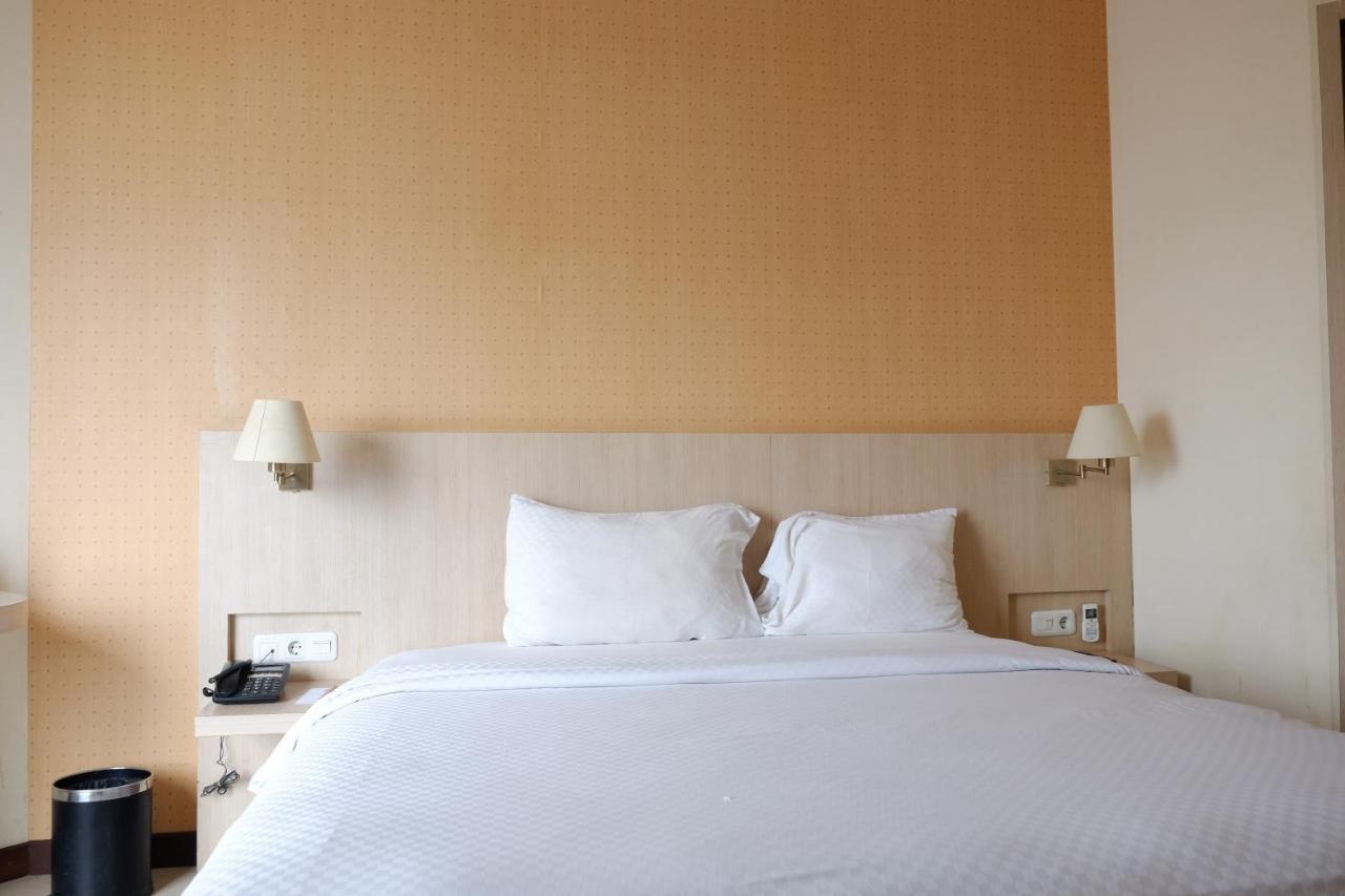 Rio City Hotel Palembang Esterno foto